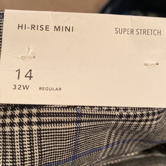 New - hi - Rise Mini Shorts - Picture 3 of 3